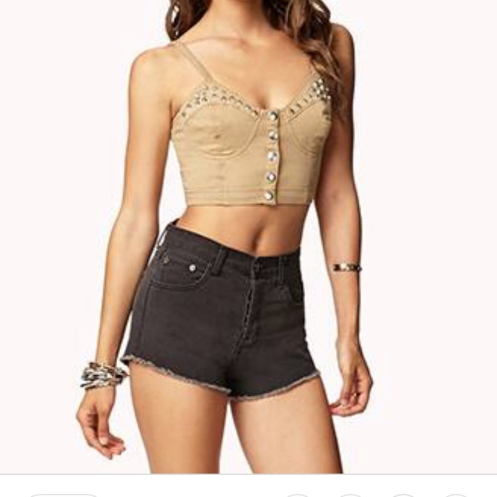5 FOR $25 NWT Studded crop top